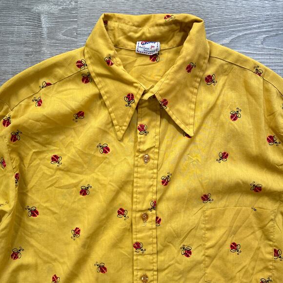 Vtg 60s Penneys Towncraft Ladybug Patterned Groovy Group Button Up Shirt - Picture 2 of 9